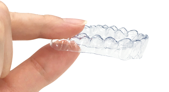 マウスピース型矯正装置(スマイルトゥルー)とは？