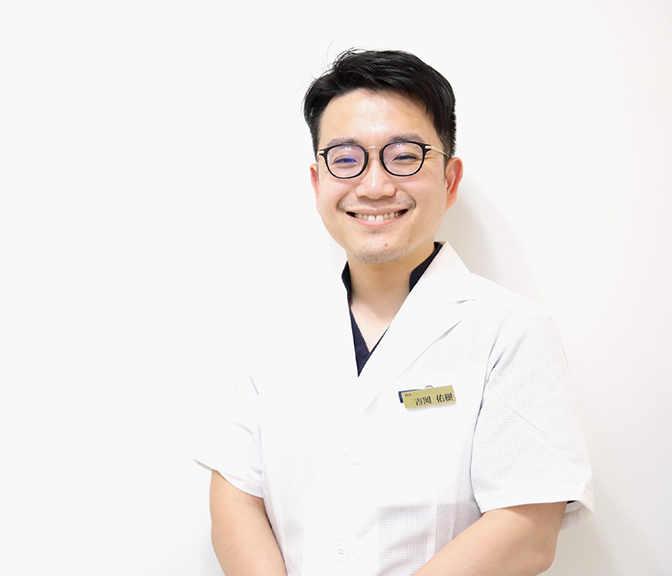 院長 吉岡 佑樹 YUKI YOSHIOKA